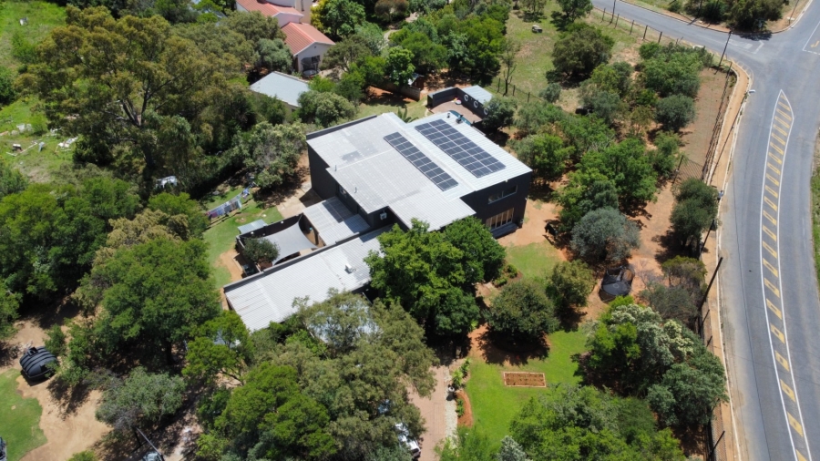 5 Bedroom Property for Sale in Rayton Free State